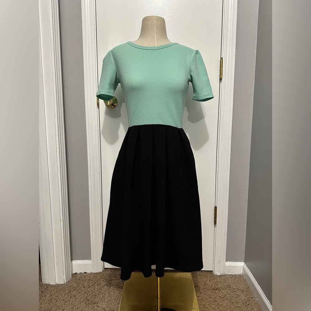 Mint/Black Lularoe XS Amelia